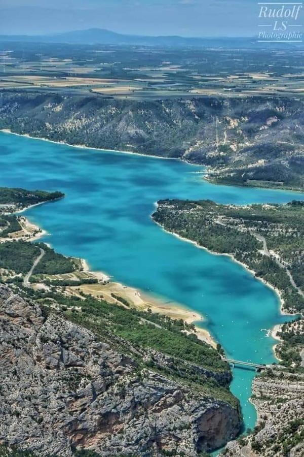 Le Refuge De Sissou Lägenhet Pontevès Exteriör bild